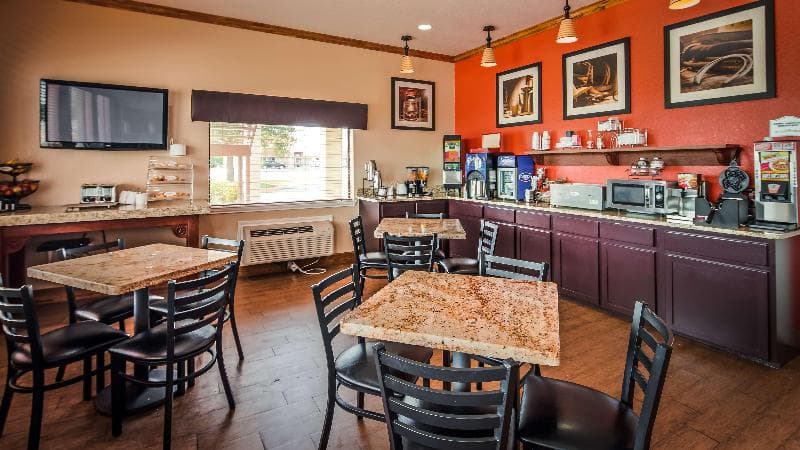 Surestay By Best Western Floresville image 1