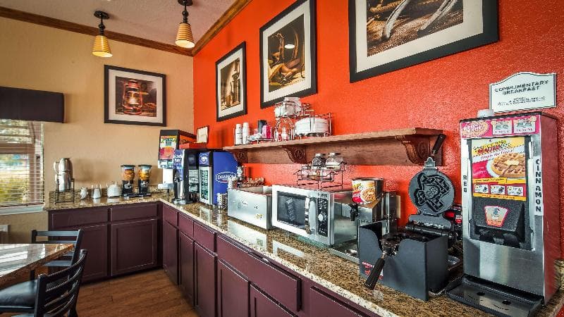 Surestay By Best Western Floresville image 2