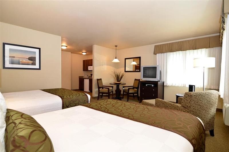 Bainbridge Island Suites image 2