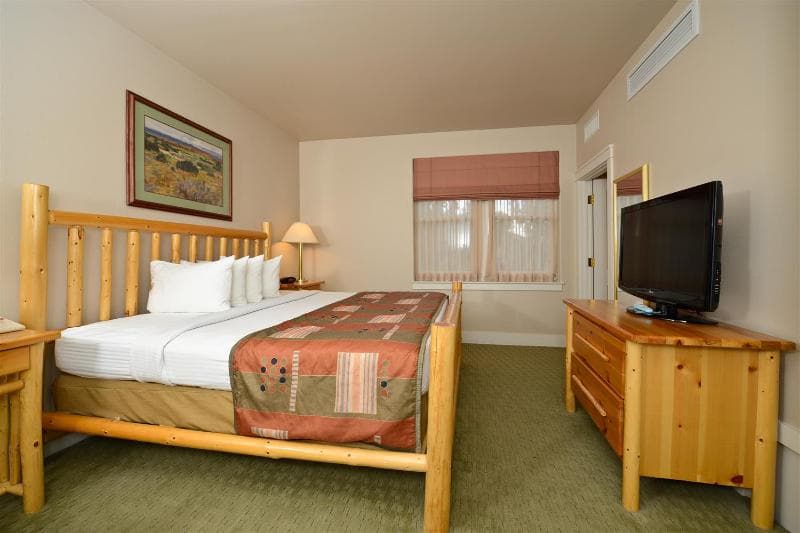 Best Western Plus Plaza Hotel image 1