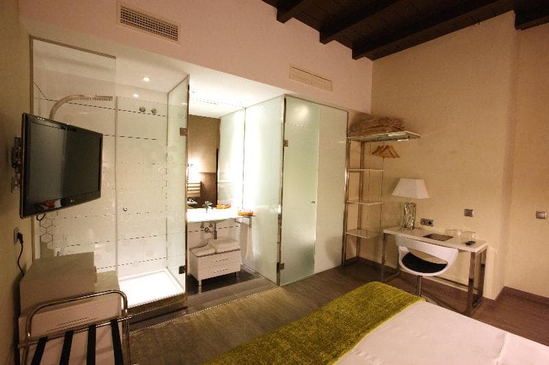 Evenia Alcala Boutique image 2