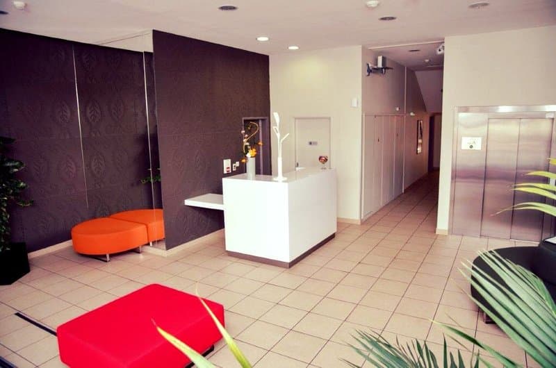 Lagrange Aparthotel Toulouse Saint-Michel image 2