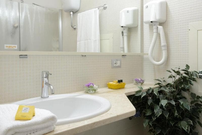 Hotel Oasis image 2