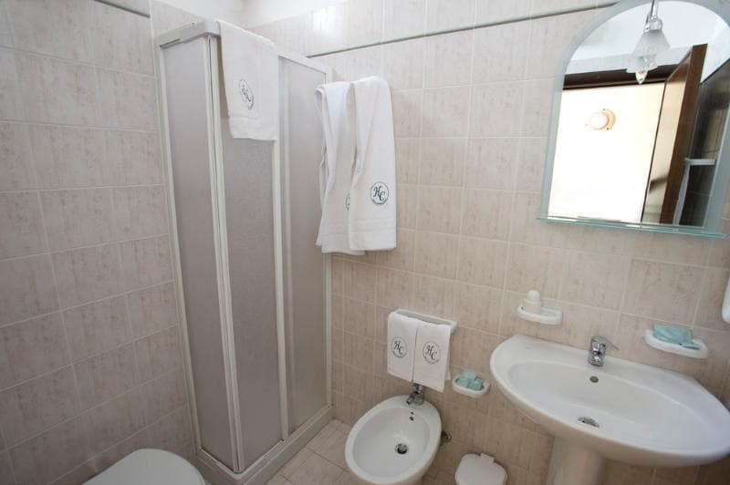 Columbia Hotel image 1