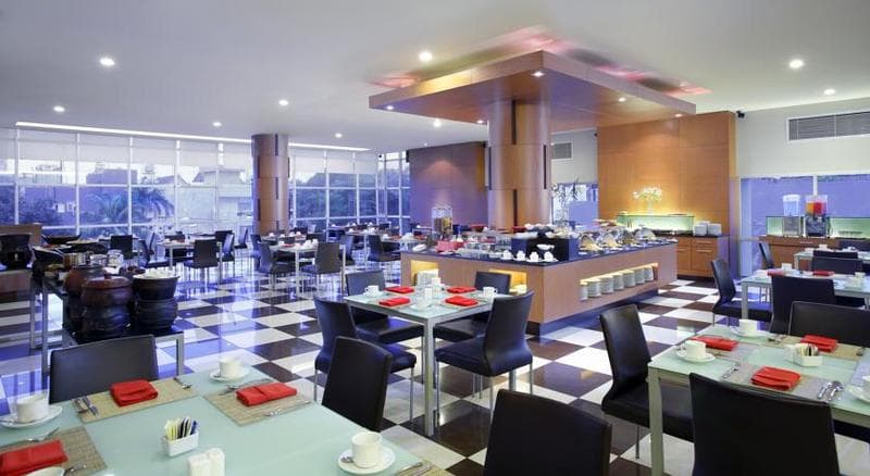 Hotel Santika Makassar image 2