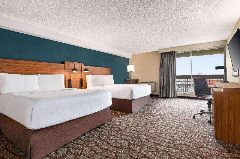 Wyndham Garden Niagara Falls Fallsview image 1