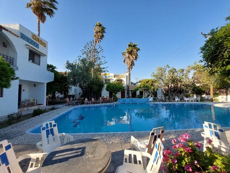 Oasis Hotel Bungalows image 2