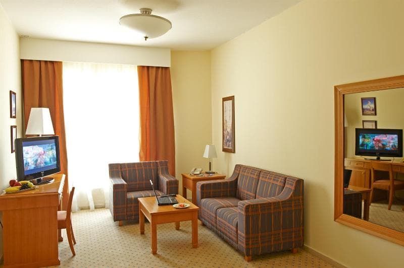 Golden Tulip Sharjah image 2