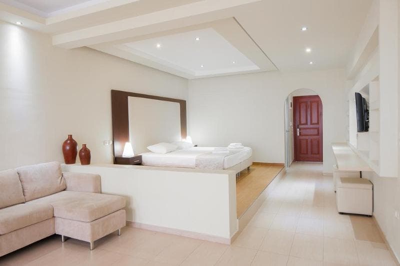 splendour hotel and suites image 2