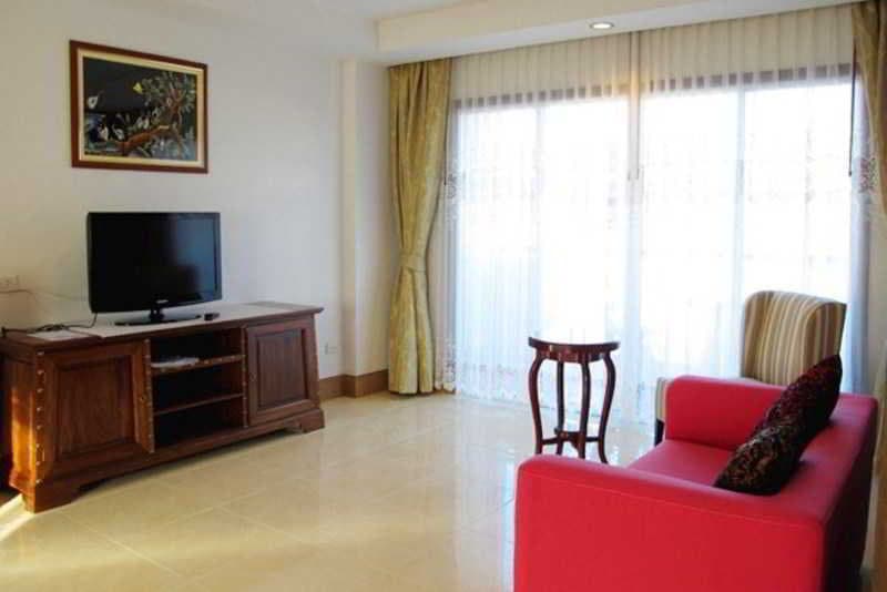 Stay at Harmony Inn Pattaya