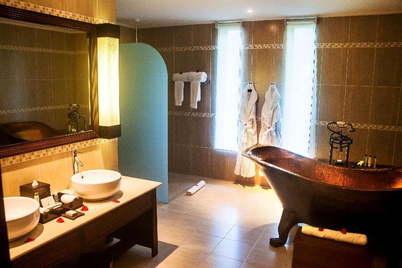 DoubleTree by Hilton Seychelles - Allamanda Resort image 2