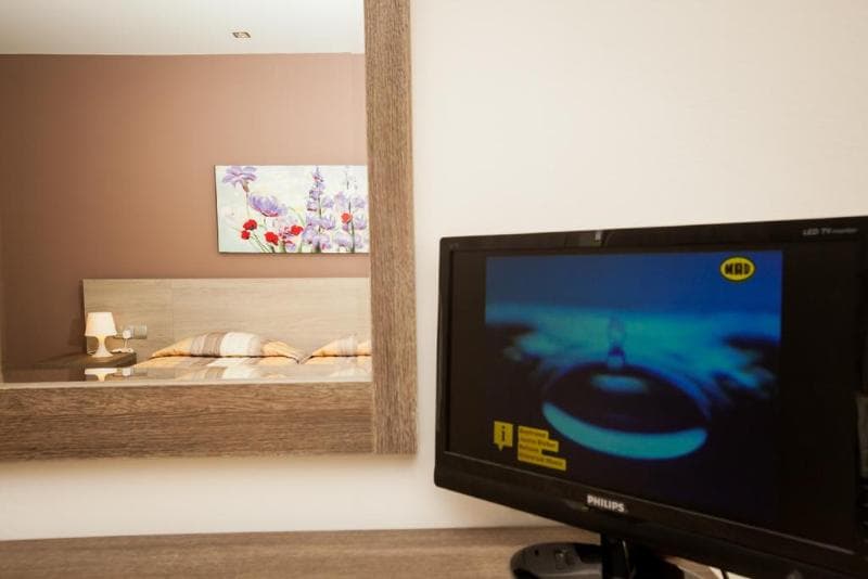 Crystallo Hotel Apts image 2