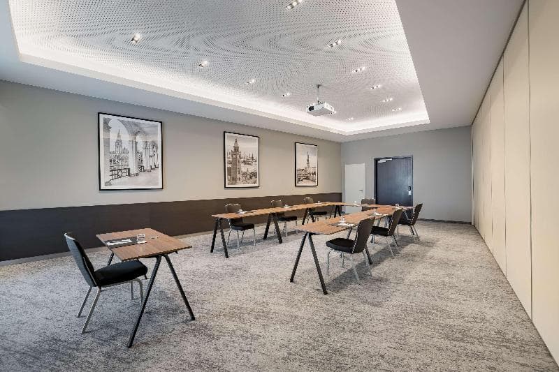Radisson Blu Hotel, Hamburg Airport image 2