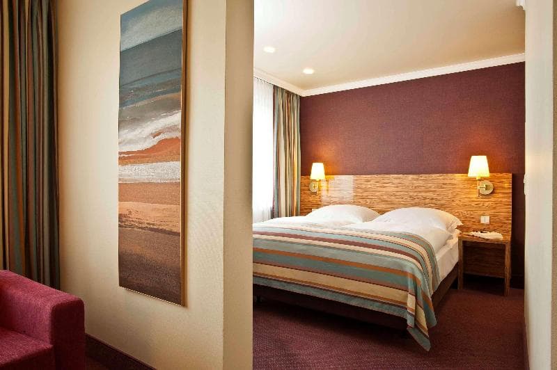 Best Western Raphael Hotel Altona image 1