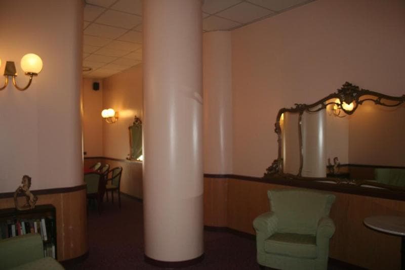 Stay at Albert Hotel