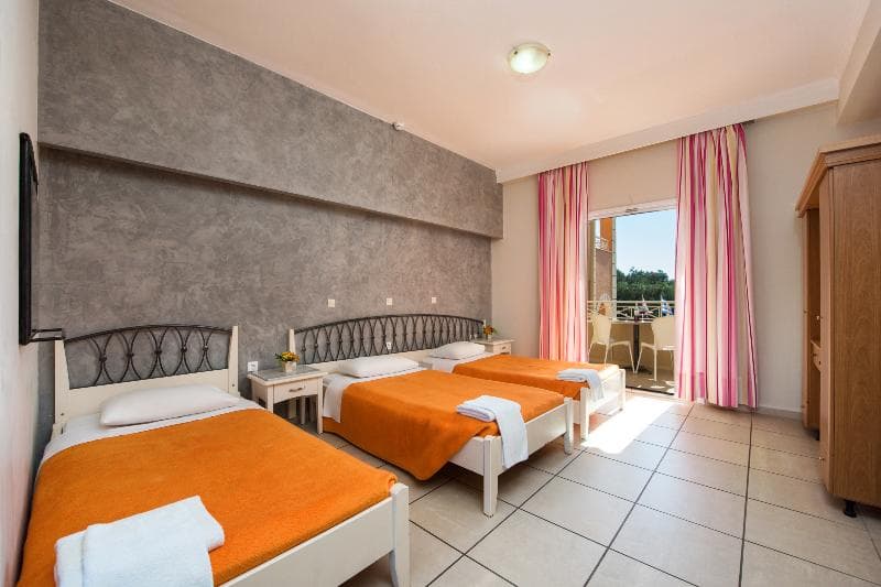 Kavos Plaza image 1