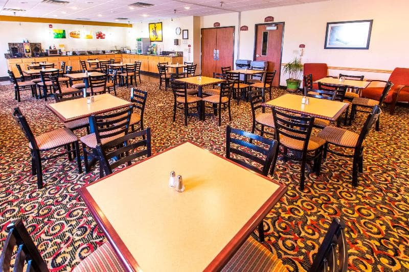 Quality Inn & Suites University image 1