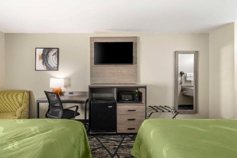 Quality Inn image 1