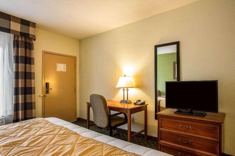 Clarion Inn & Suites Aiken South image 2