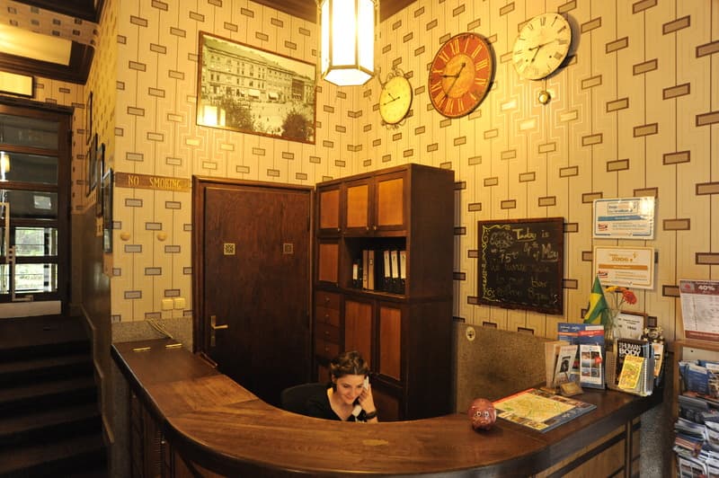 Deco Hostel image 1