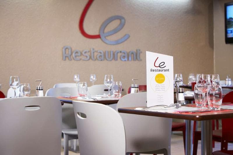 Kyriad Direct Evreux image 1