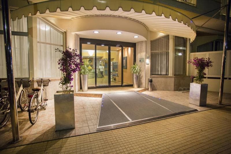 Grand Hotel image 2