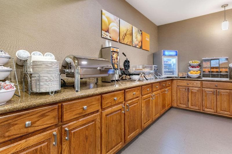 Comfort Suites image 2