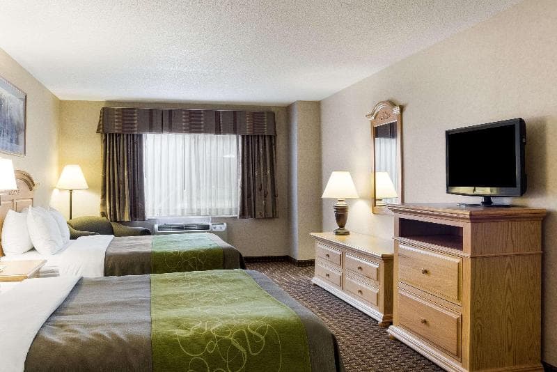 Comfort Inn & Suites image 2