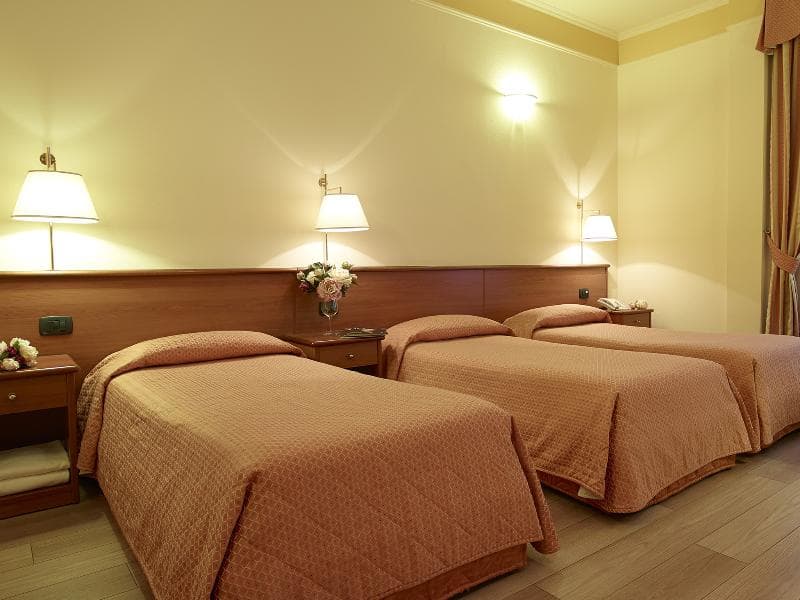 Hotel Italia image 2
