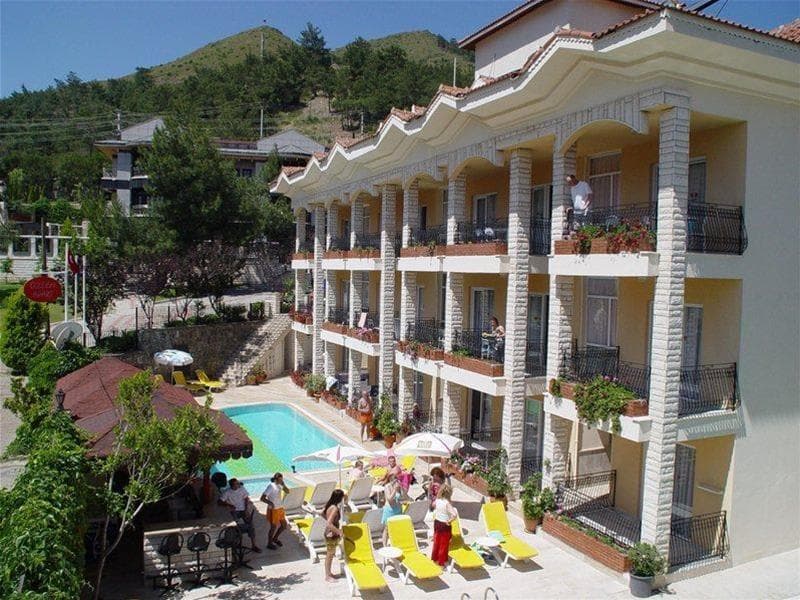 Ozlem 1 Apartments image 2