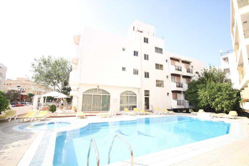 Captains Hotel image 1