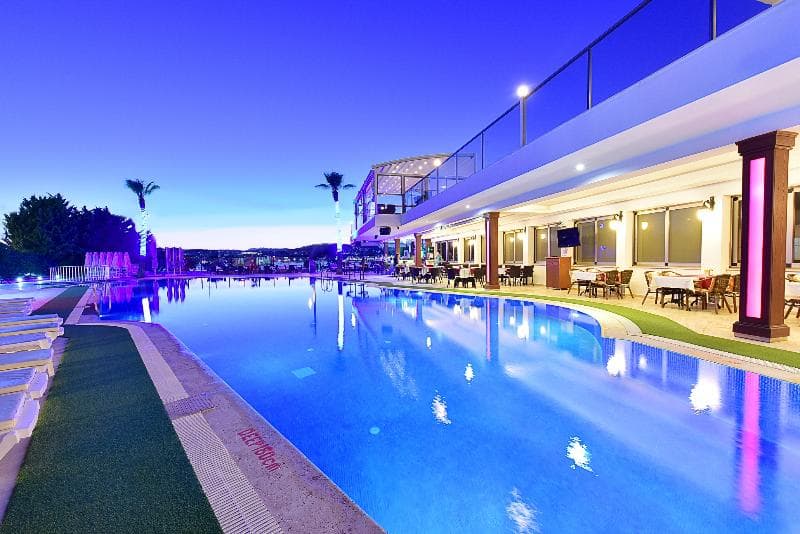 Tropicana  Beach Hotel image 2