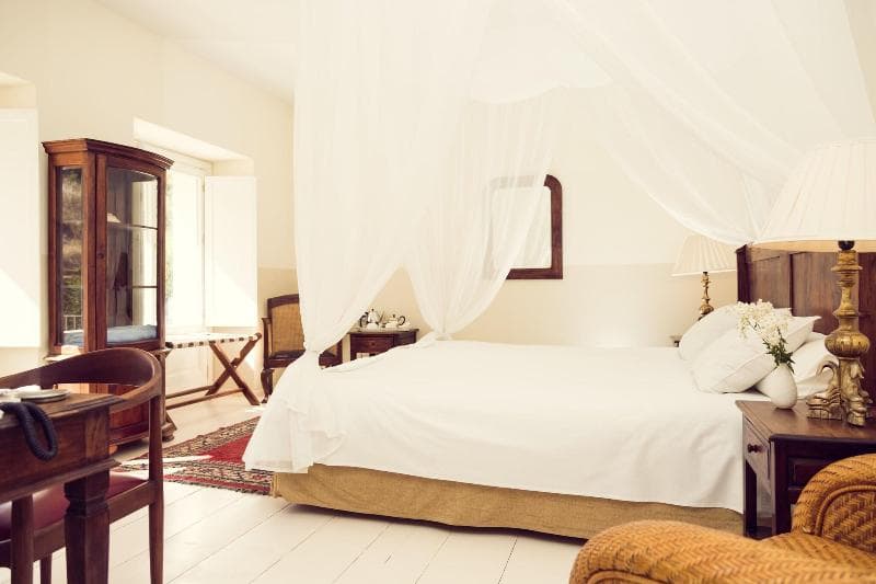 Stay at Hotel La Fuente De La Higuera