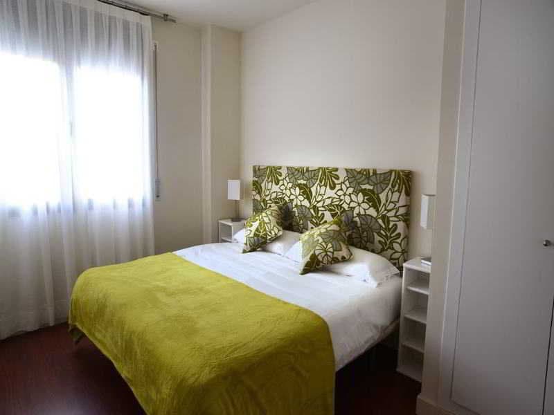 Enjoybcn Patio de Gala Apartments image 1