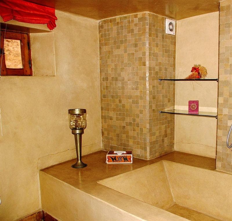 Stay at Dar Victoria