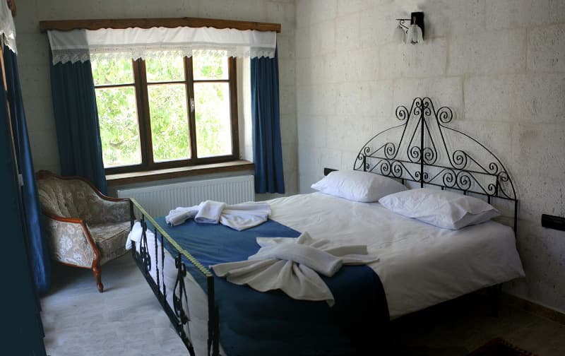El Puente Cave Hotel image 2