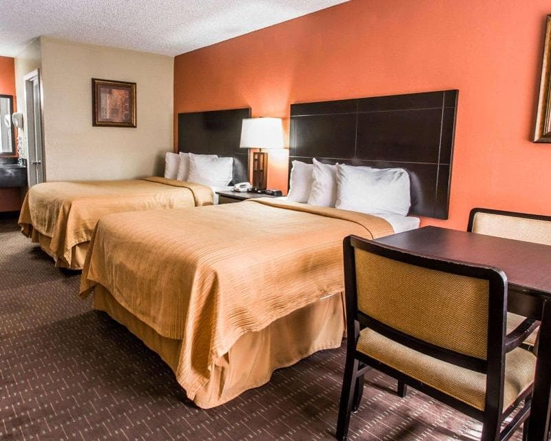 Quality Inn near Blue Spring image 2