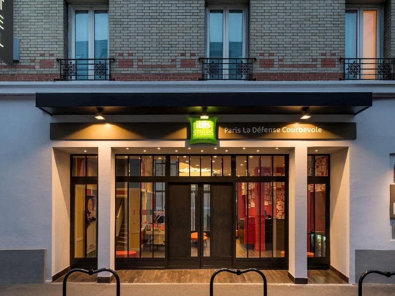 ibis Styles Paris La Défense Courbevoie image 2