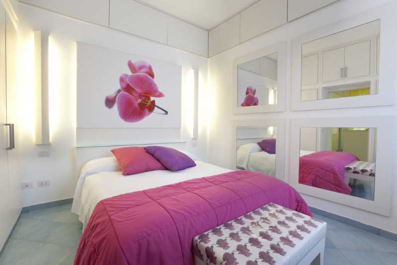 Sorrento Apartments image 2