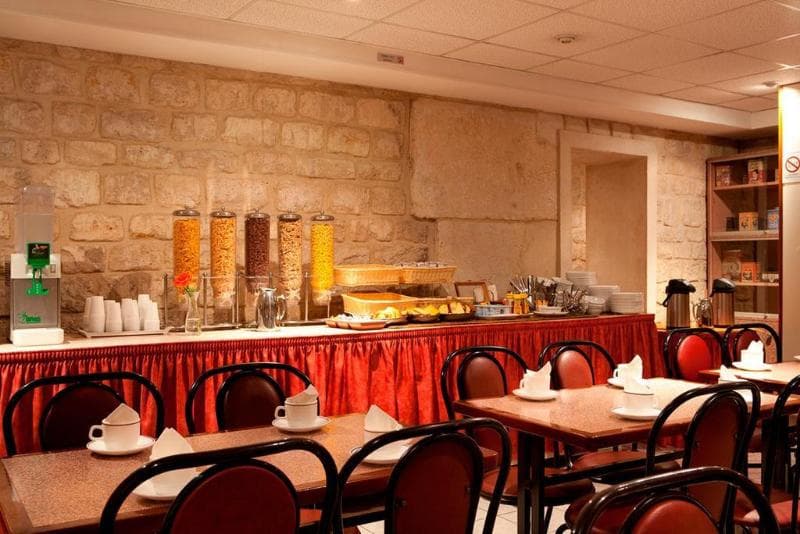 Stay at Est Hotel