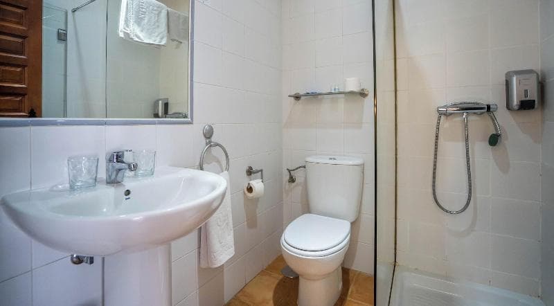 YIT Puerta Bisagra image 2