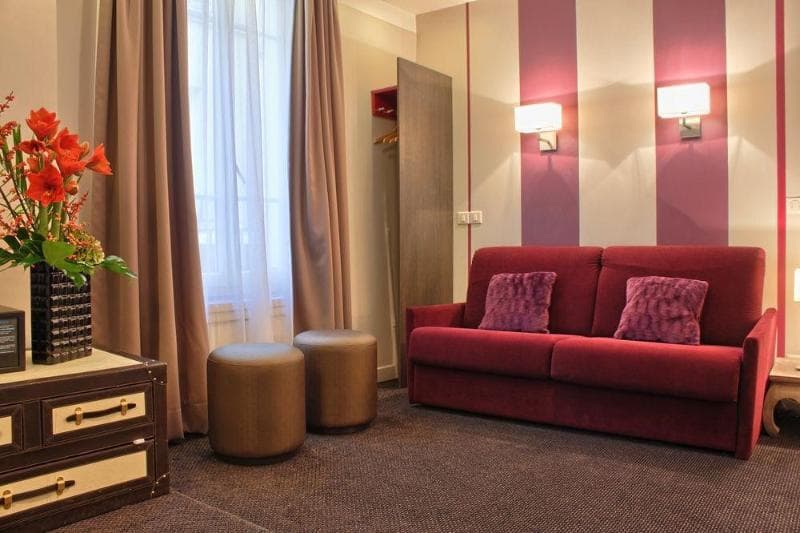 Hotel Du Lion D Or Louvre image 1