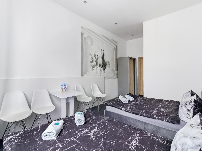 Queen Apartments image 2