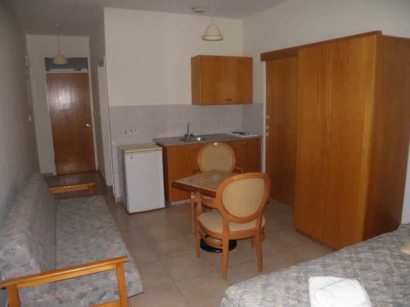 Valana Hotel Apartments image 2