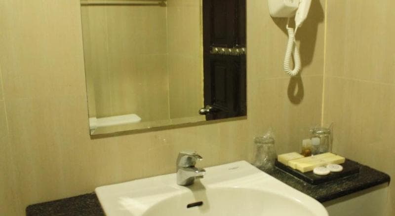 Losari Beach Hotel Makassar image 2
