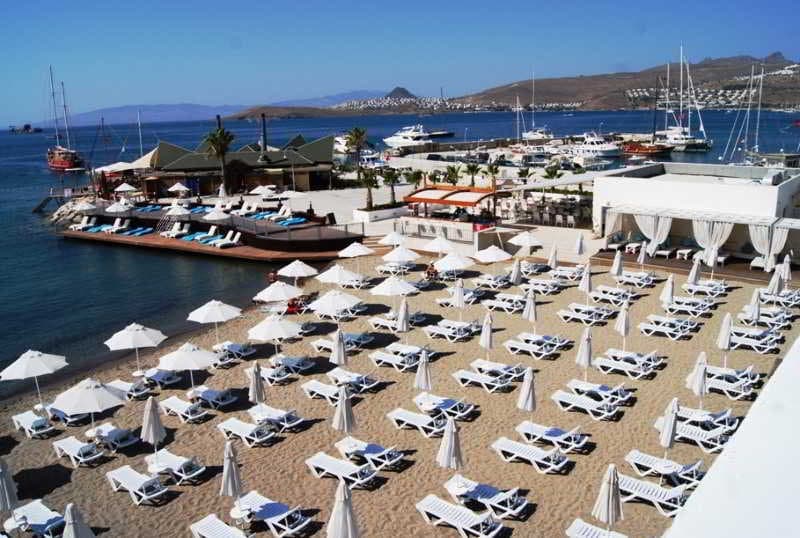 Lugga Boutique Hotel & Beach image 2