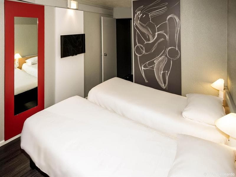 ibis Nîmes Ouest image 1