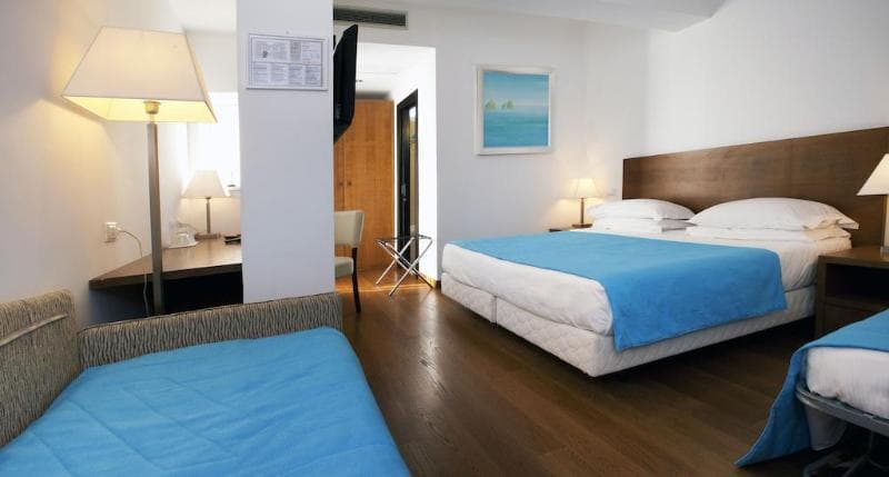 Hotel Plaza image 2