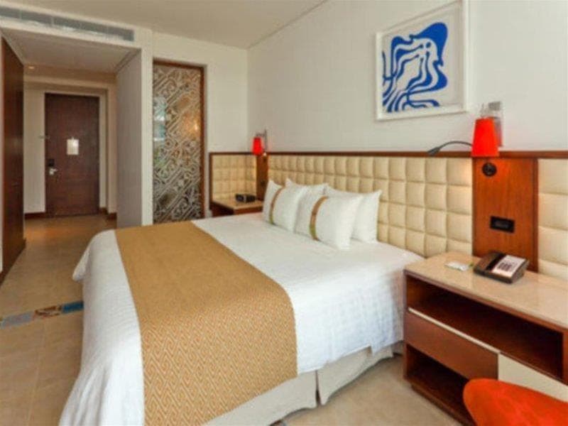 Holiday Inn Cartagena Morros image 1