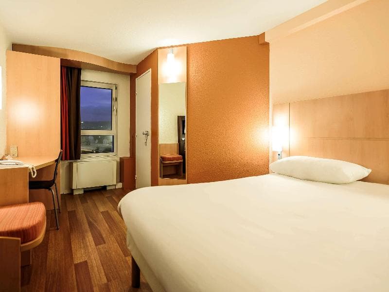 ibis Clermont-Ferrand Sud Carrefour Herbet image 2